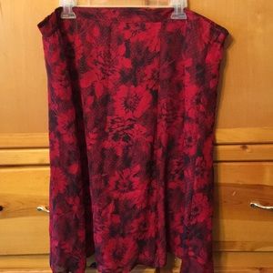 Jaclyn Smith NWT women's patterned red and black skirt size x-large